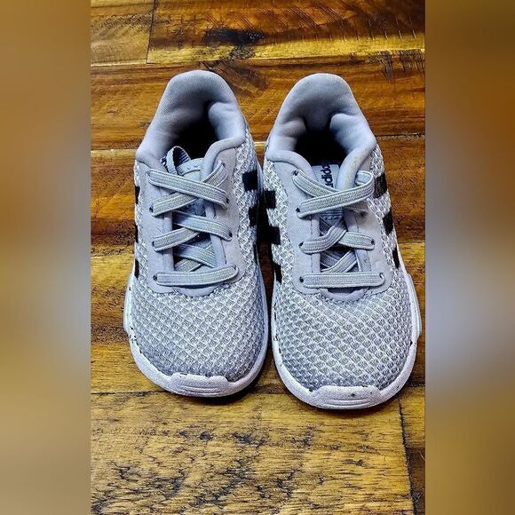Adidas Baby Sneakers size 5 - Picture 1 of 2
